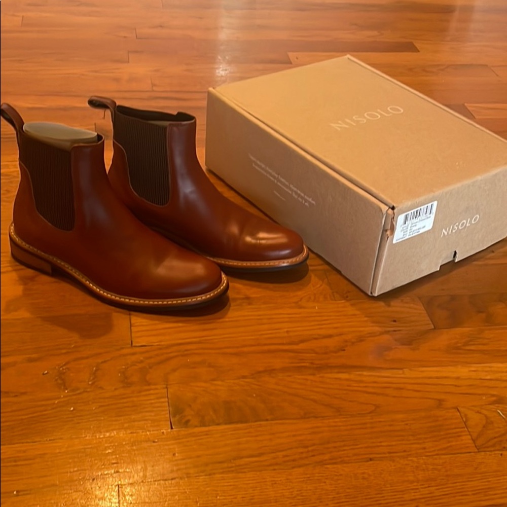Nisolo Carmen Chelsea Boot (color - Brandy)